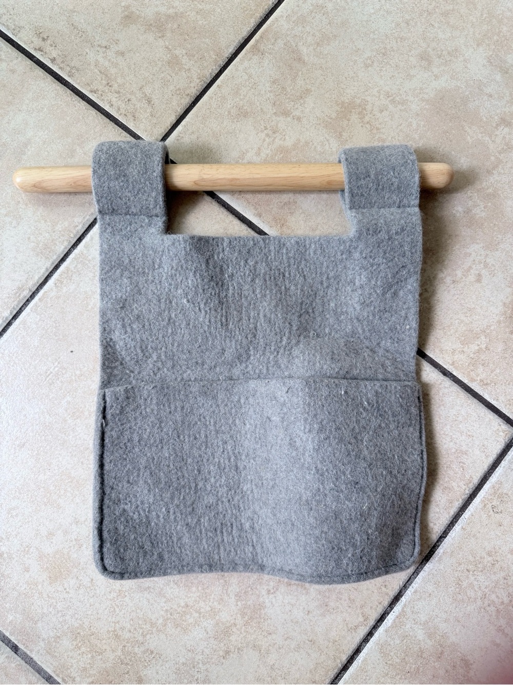 Thuma Gray Felt Hanging Storage Pocket/Sleeve